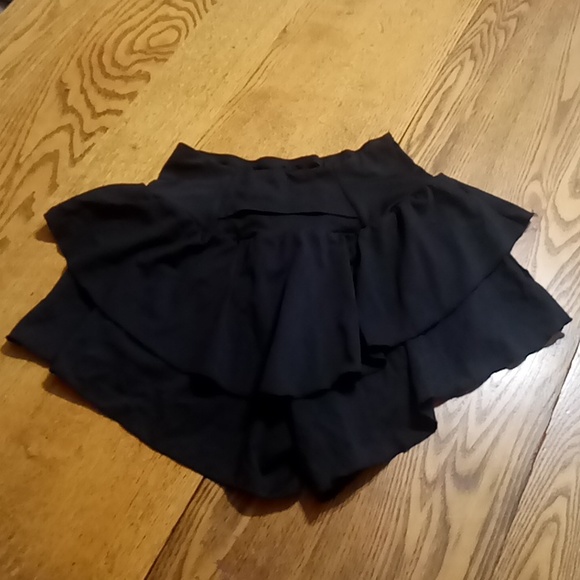 HALARA Women Shorts NEW Black XS Extra Small Ruffled Casual Yoga - Picture 2 of 6